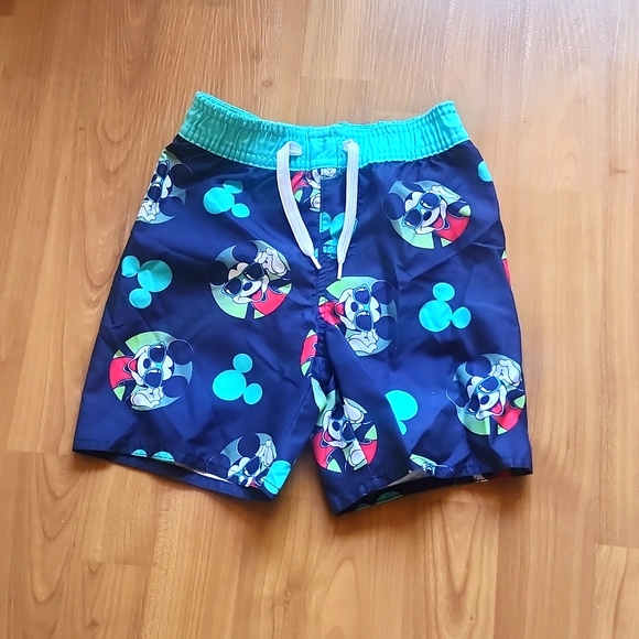 ❤$18/2   Disney x Old Navy Mickey Mouse Swim Trunks (3T) - Picture 1 of 2